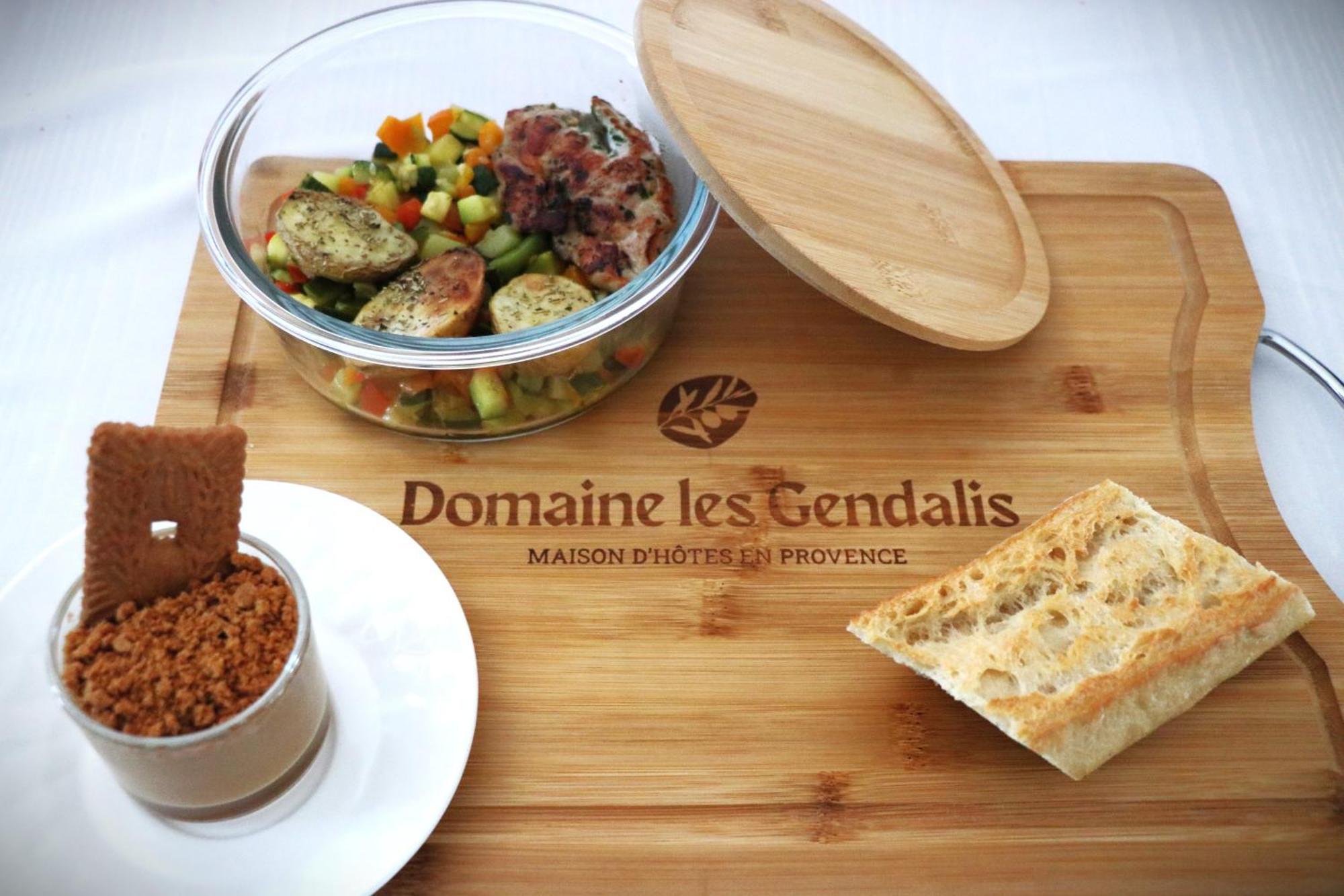 مبيت وإفطار Saint-Saturnin-lès-Avignon Domaine Les Gendalis المظهر الخارجي الصورة