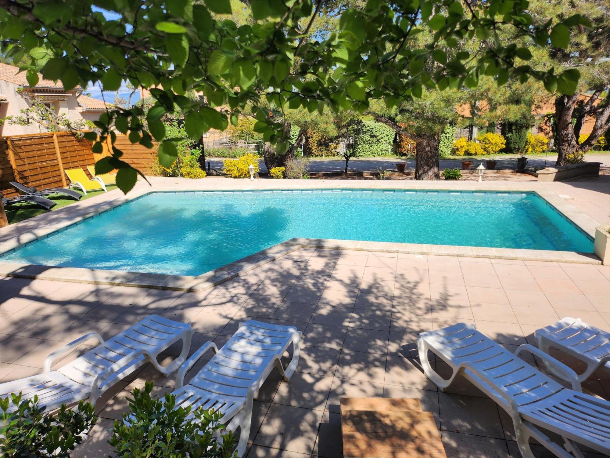 مبيت وإفطار Saint-Saturnin-lès-Avignon Domaine Les Gendalis المظهر الخارجي الصورة
