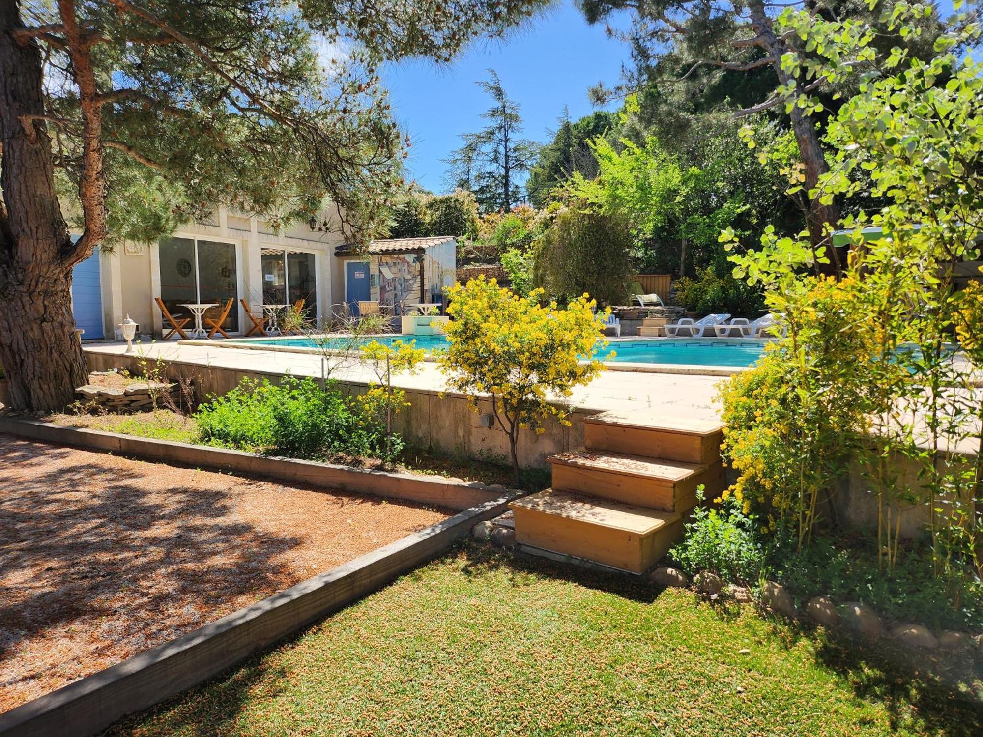 مبيت وإفطار Saint-Saturnin-lès-Avignon Domaine Les Gendalis المظهر الخارجي الصورة