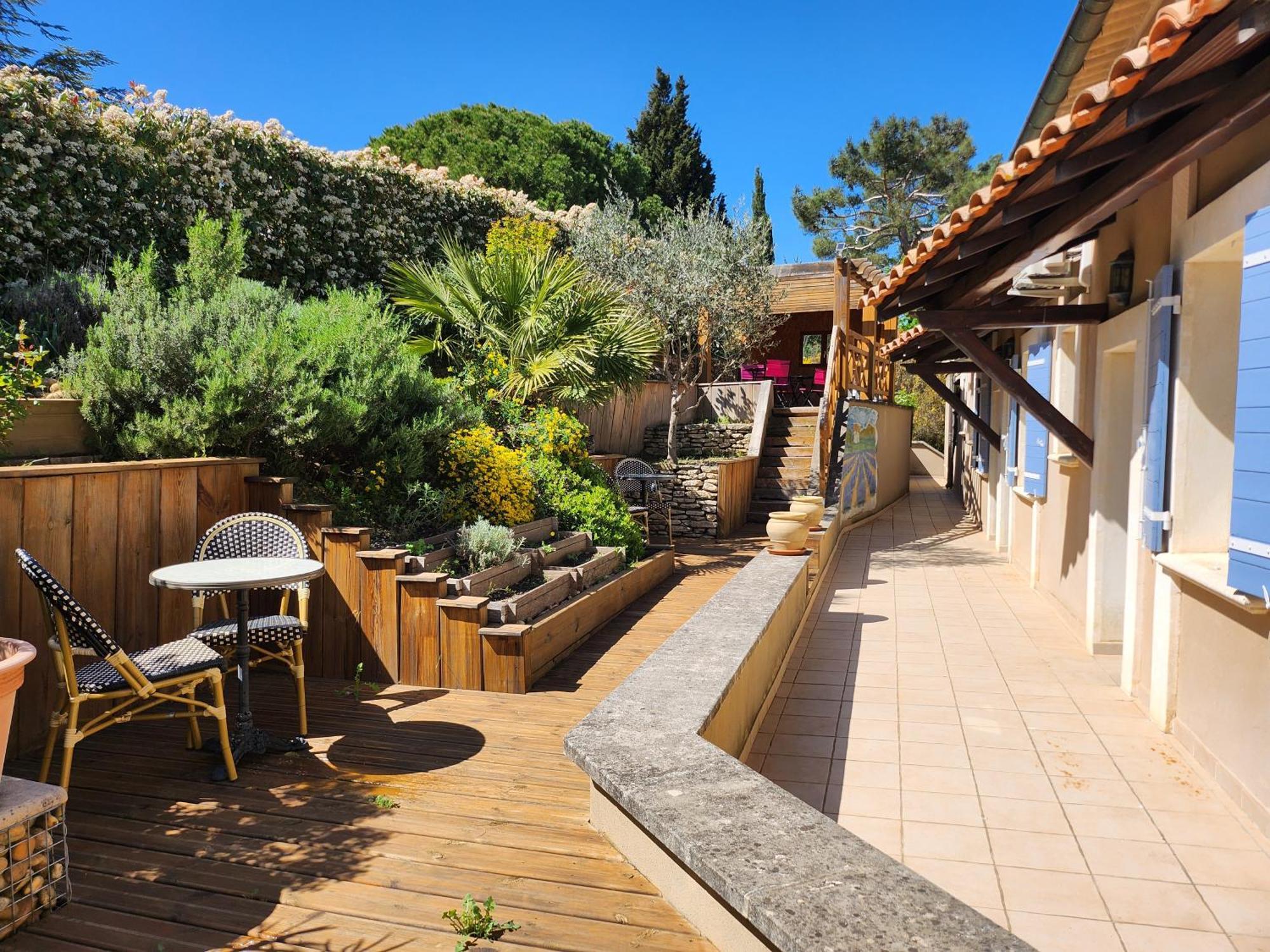مبيت وإفطار Saint-Saturnin-lès-Avignon Domaine Les Gendalis المظهر الخارجي الصورة