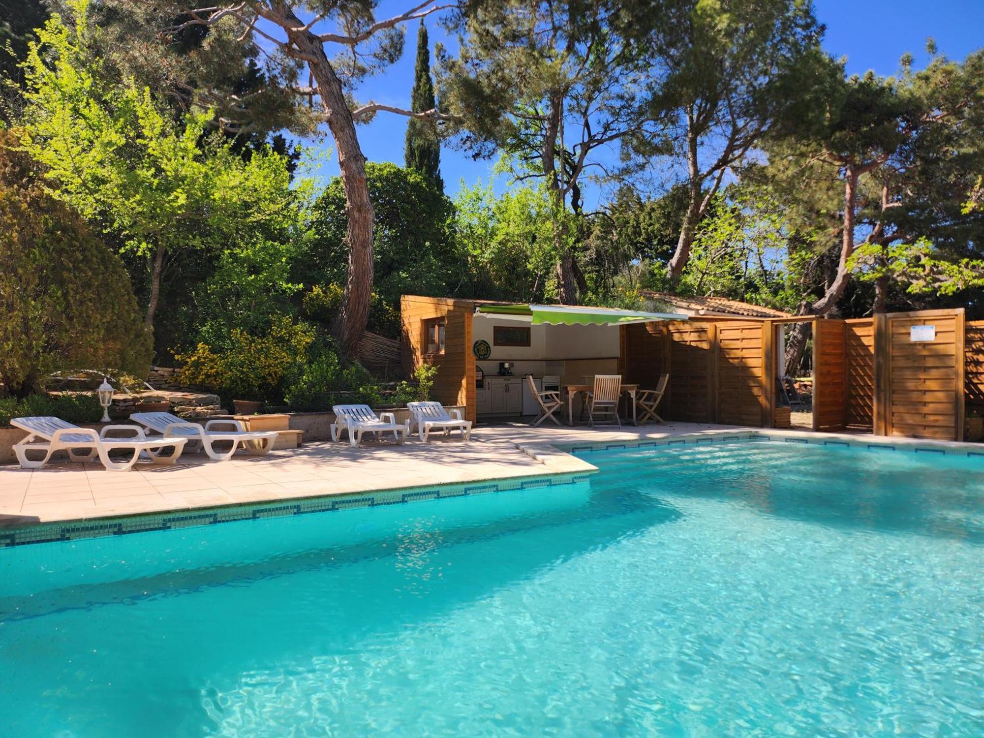 مبيت وإفطار Saint-Saturnin-lès-Avignon Domaine Les Gendalis المظهر الخارجي الصورة